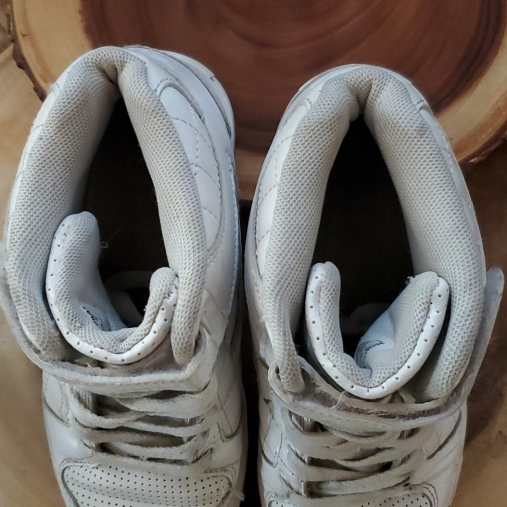FILA All White Quilted Kicks - Picture 5 of 7